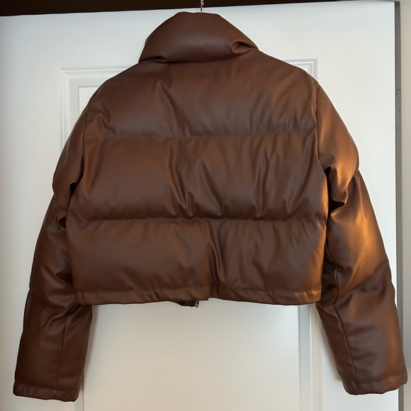 Cropped Puffer Coat - Picture 2 of 3